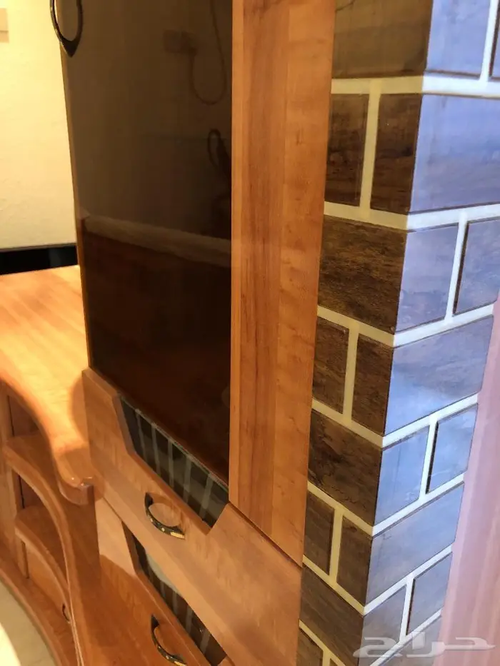 دولاب تلفزيون كبير للبيع جديد تقريبا 0