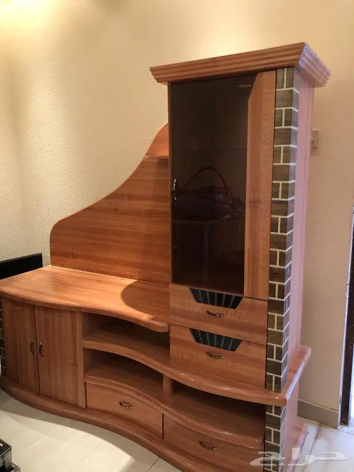 دولاب تلفزيون كبير للبيع جديد تقريبا 5