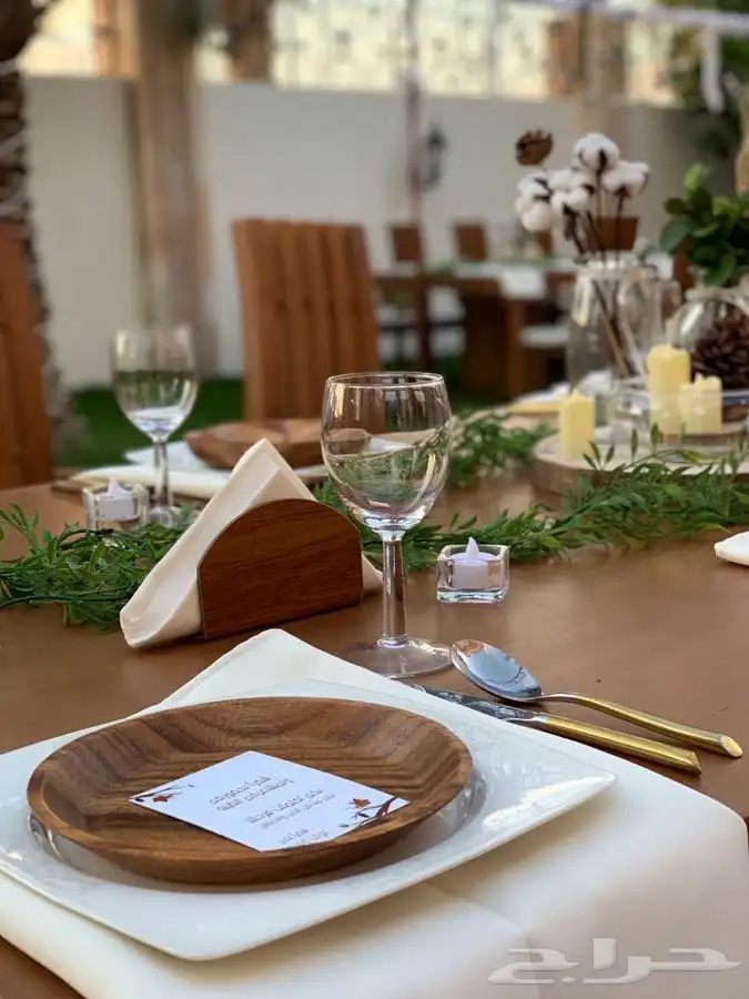 طاولات وكراسي للبيع مستعجل 1