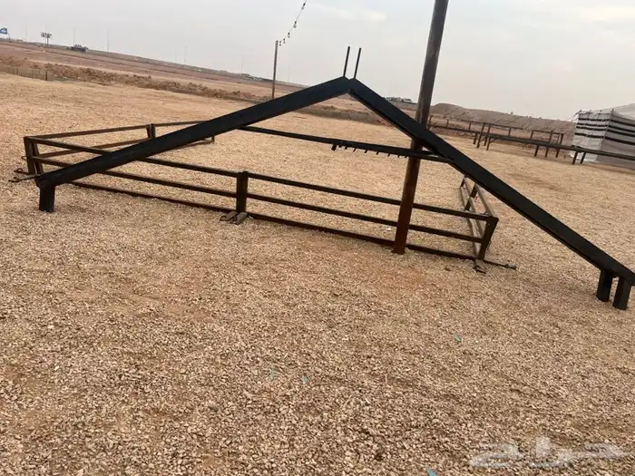 بيت شعر مع عمود جملون 0