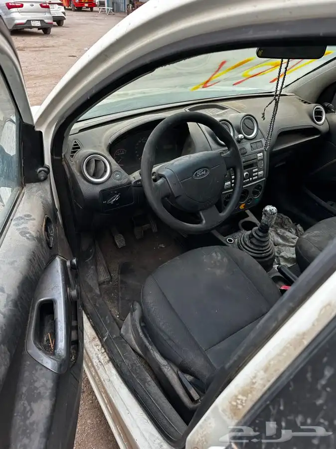 فورد فيجو 2012 قطع غيار تشليح 3