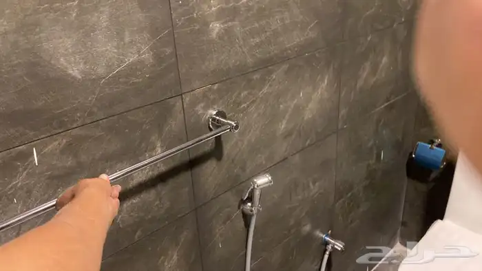 سباك مصري موجود سياره 13