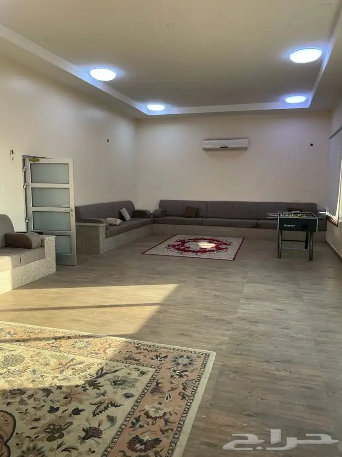 للايجار استراحات متكامله ومساحات كبيره مسوره 15