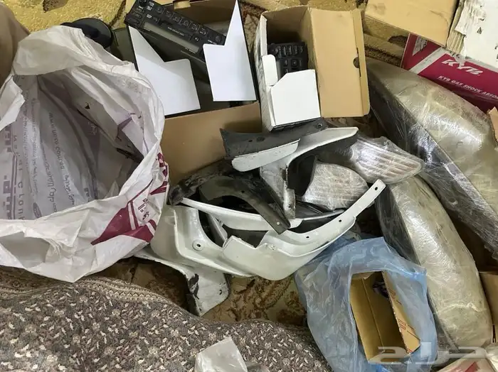 يوجد طيس وكالة وكفرات وجنوط وبعض القطع 22