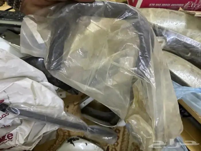 يوجد طيس وكالة وكفرات وجنوط وبعض القطع 23