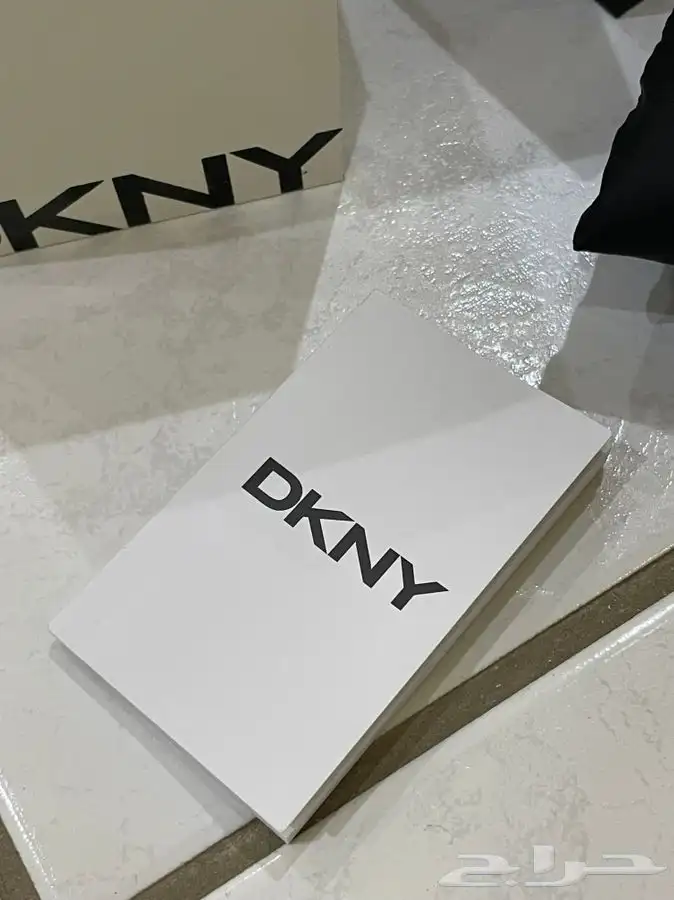 ساعة ماركة دكني اصلية 1