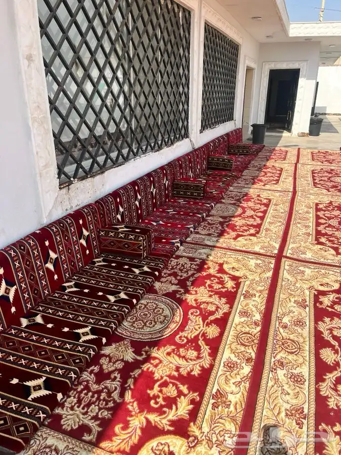 تاجير الزل والكراسي والطاولات 3