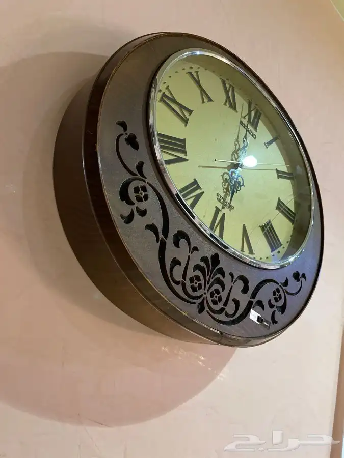 ساعة لوروس كوارتز 1