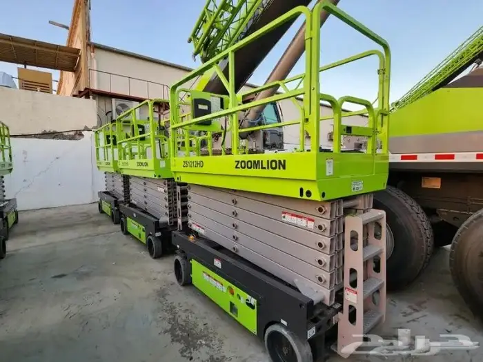 Scissor Lift Forklift For Rent 3