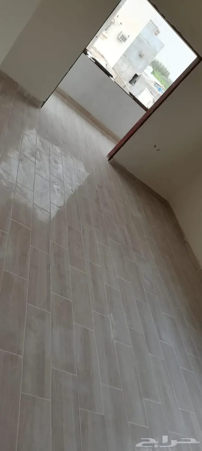 لدينا مبلطين ومليسين ونجارين وسباكين كل مهن المقاولات الأخرى 10