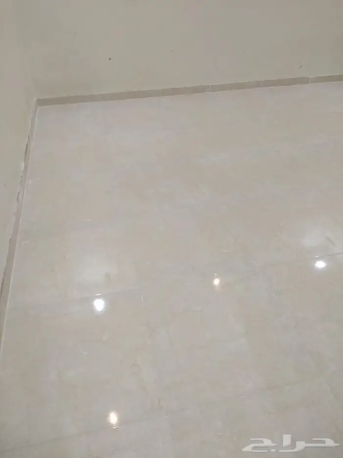 لدينا مبلطين ومليسين ونجارين وسباكين كل مهن المقاولات الأخرى 12