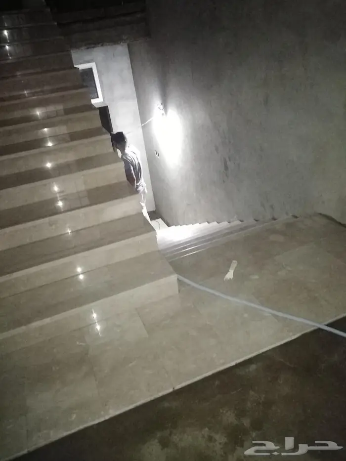 لدينا مبلطين ومليسين ونجارين وسباكين كل مهن المقاولات الأخرى 17