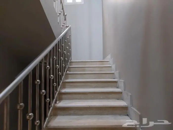 لدينا مبلطين ومليسين ونجارين وسباكين كل مهن المقاولات الأخرى 2