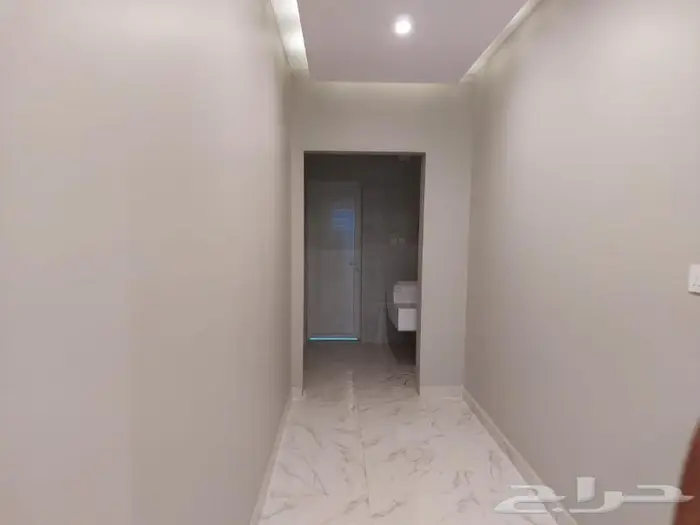 لدينا مبلطين ومليسين ونجارين وسباكين كل مهن المقاولات الأخرى 4