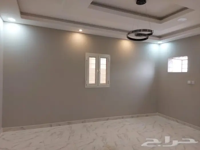 لدينا مبلطين ومليسين ونجارين وسباكين كل مهن المقاولات الأخرى 5