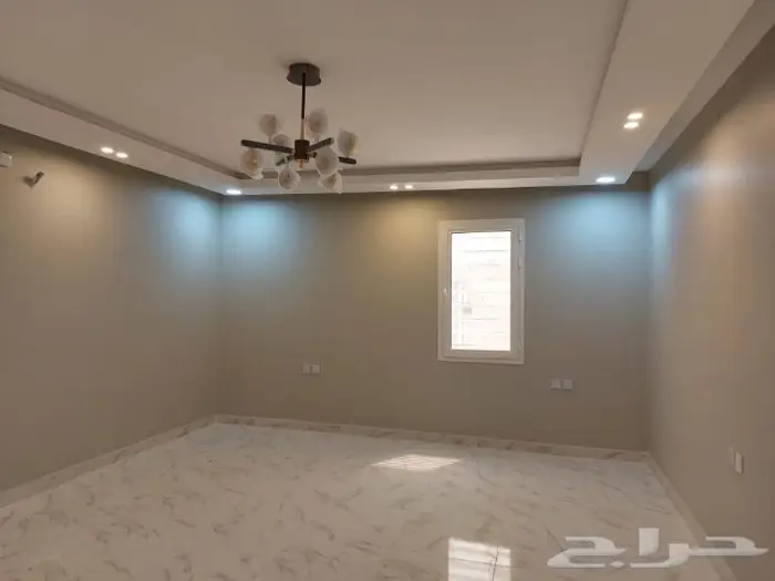 لدينا مبلطين ومليسين ونجارين وسباكين كل مهن المقاولات الأخرى 6