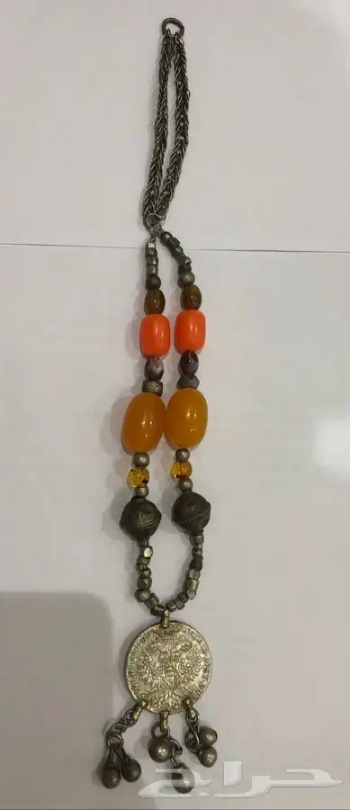 عقد قديم فضه مع اجحجار كريمه 0