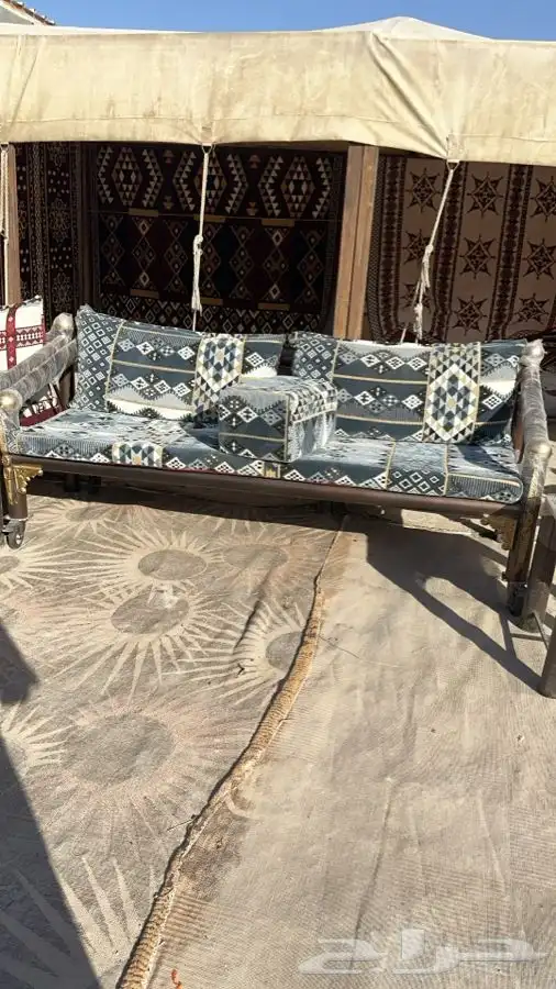كراسي حديد صبغ ناري مع جلسات شعبية 23
