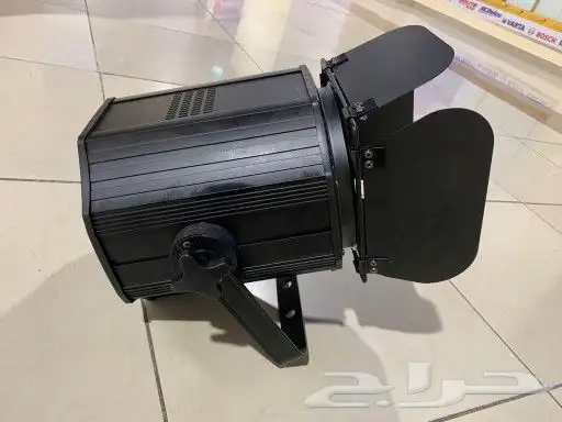 بيع وتأجير جميع اجهزه الاضاءه والشاشات 7