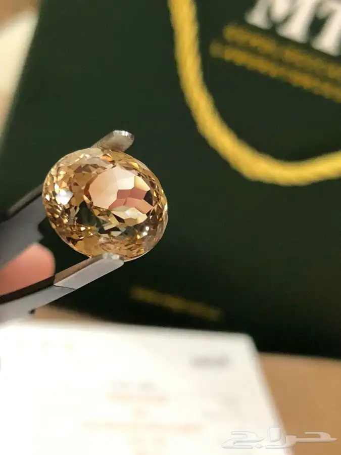 جوهرة التوباز الذهبية الشفافة 7