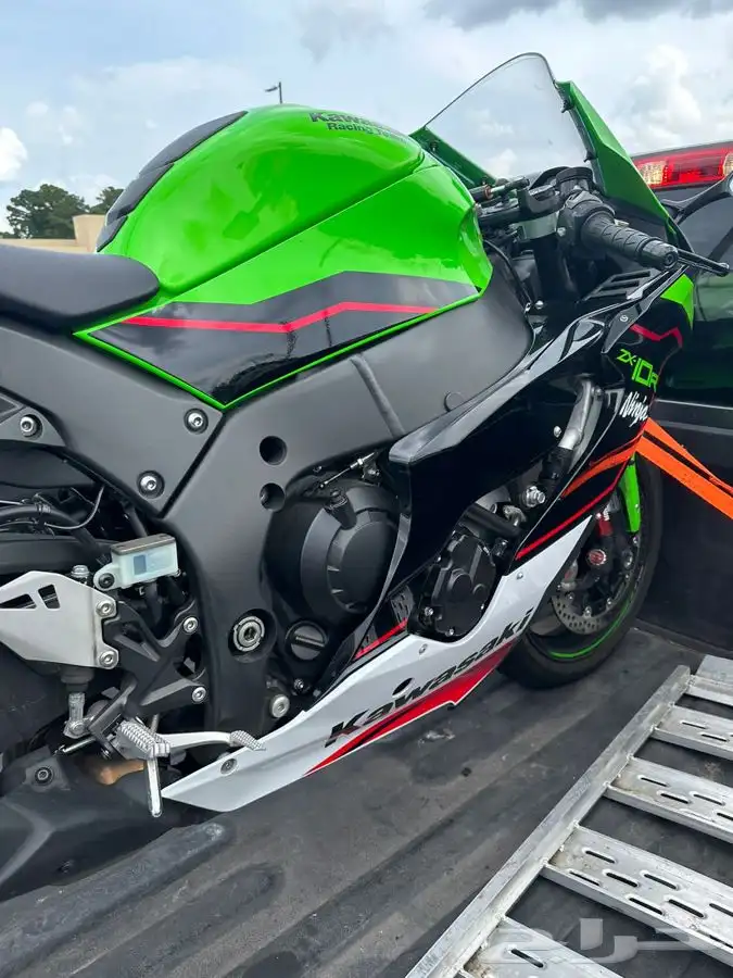KAWAZAKI ZX10R 2