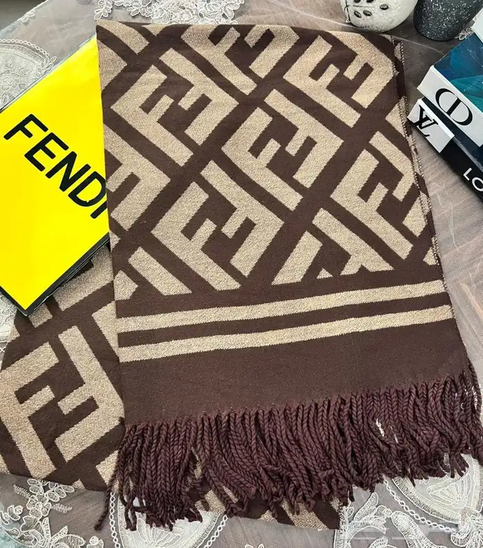 اسكارفات شالات جميع الماركات جوده عاليه نسائيه ورجاليه 58