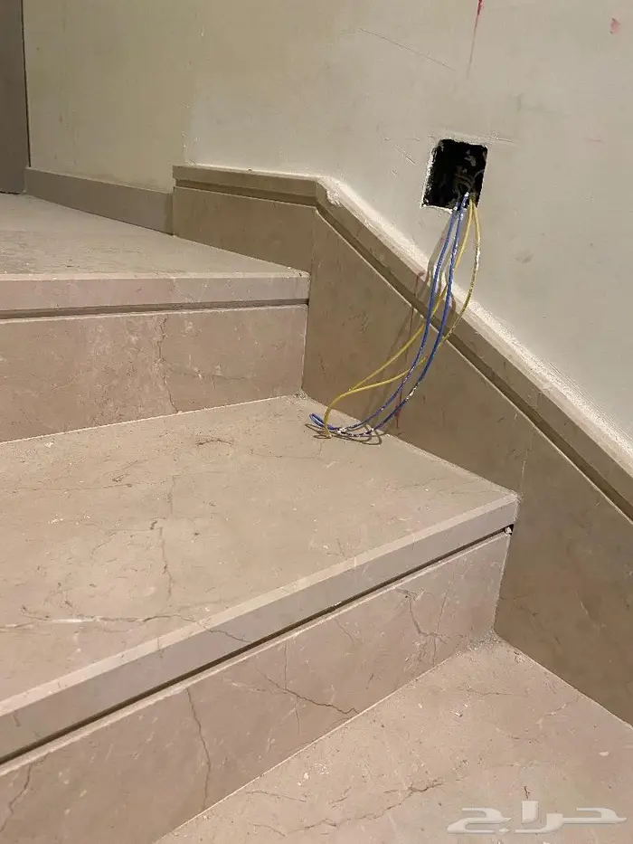 للبيع نعلات رخام درج كريم مارفل جاهزه للتركيب 1