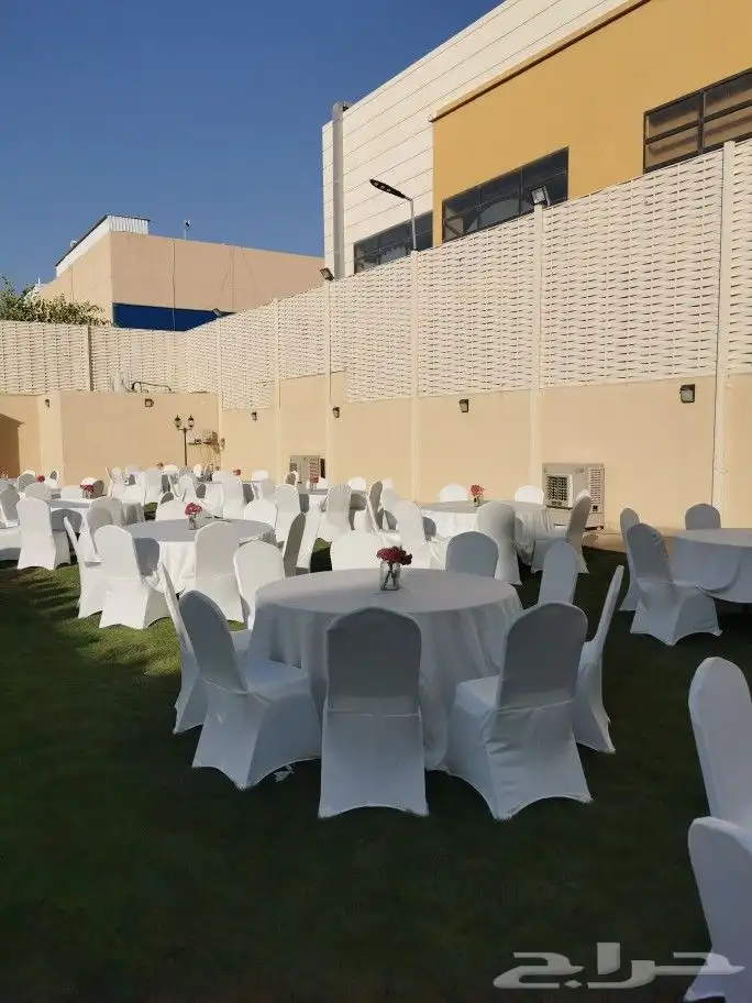 طاولات وكراسي 4