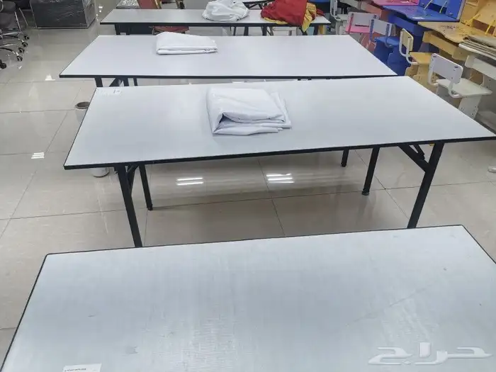 طاولات وكراسي 7