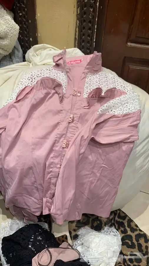 تنانير وبلايز قمصان نسائية مستعملة 95