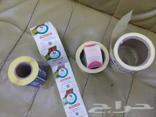 طباعة كروت شخصيه فاخرة طباعه استكر اكواب يوكسات لوغو جلد 31