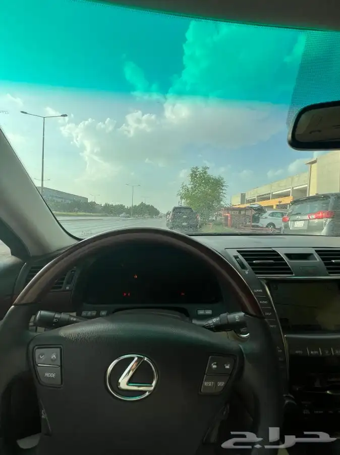 لكزس LS460 شورت للبيع 5