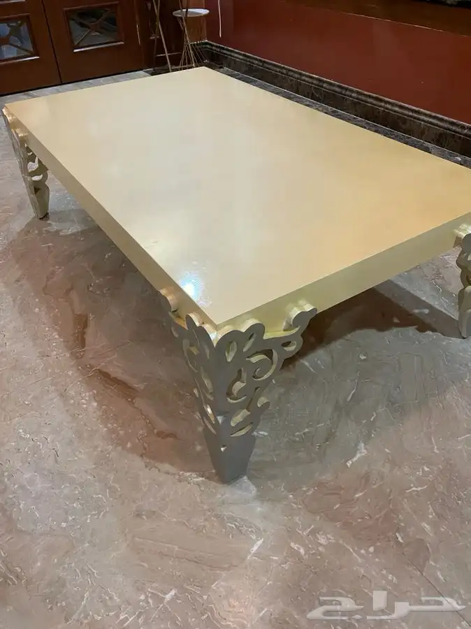 طاولة وسطية رئيسية للبيع 2