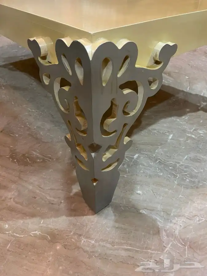 طاولة وسطية رئيسية للبيع 1