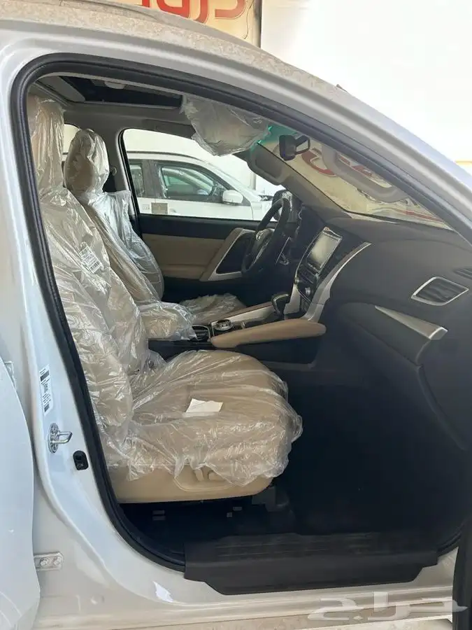 ميتسوبيشي منتيرو 2023دبل ديزل سبورت العيسائي 5