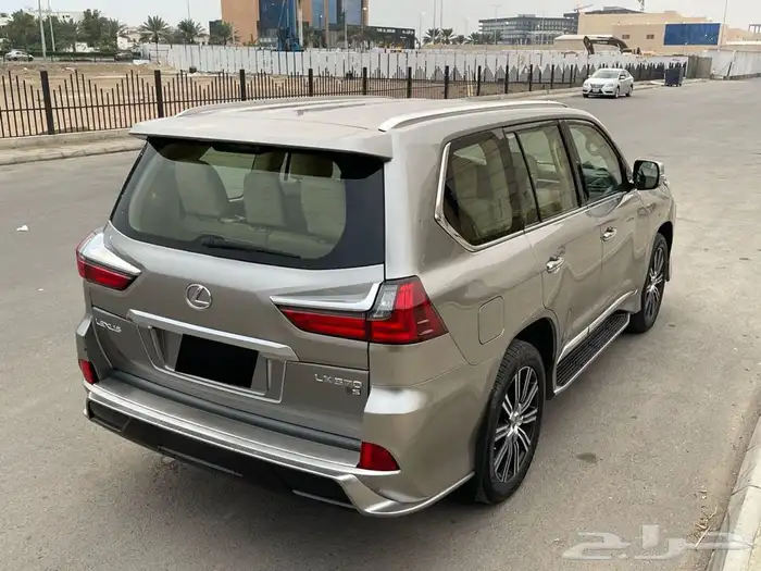 لكزس LX570 الموديل 2018 نظيف (تم البيع) 9