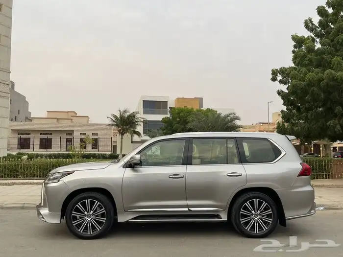 لكزس LX570 الموديل 2018 نظيف (تم البيع) 14