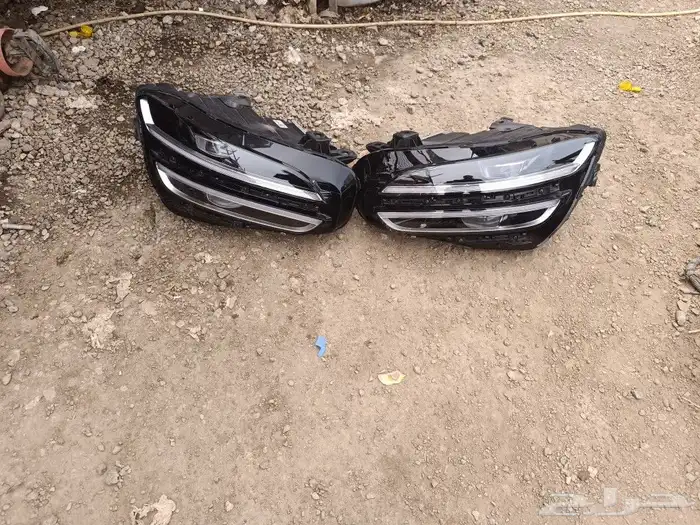 صدام وشمعات جنسس G70 3