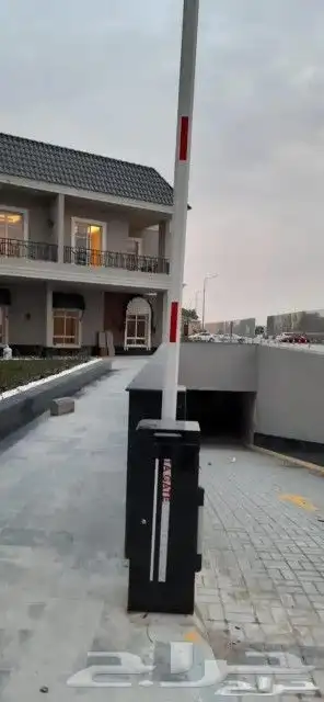 بوابة دخول سيارات بوابة مواقف سيارات 2