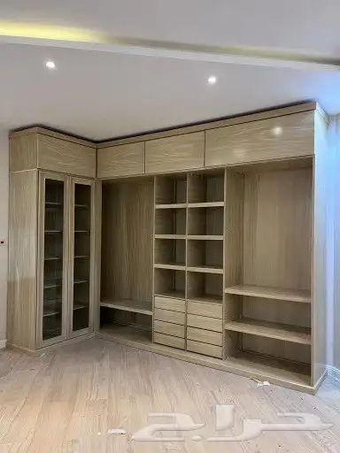 متخصصون في صناعة الابواب و طاولات المجالس والطعام 25