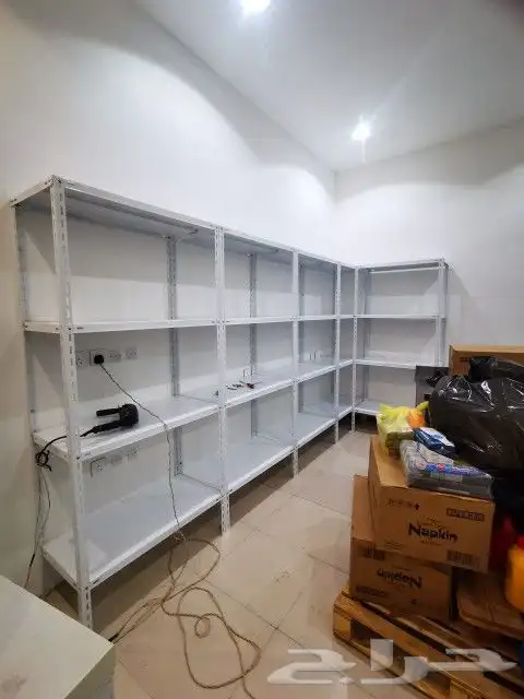 رفوف رفوف مخازن مستودعات 3