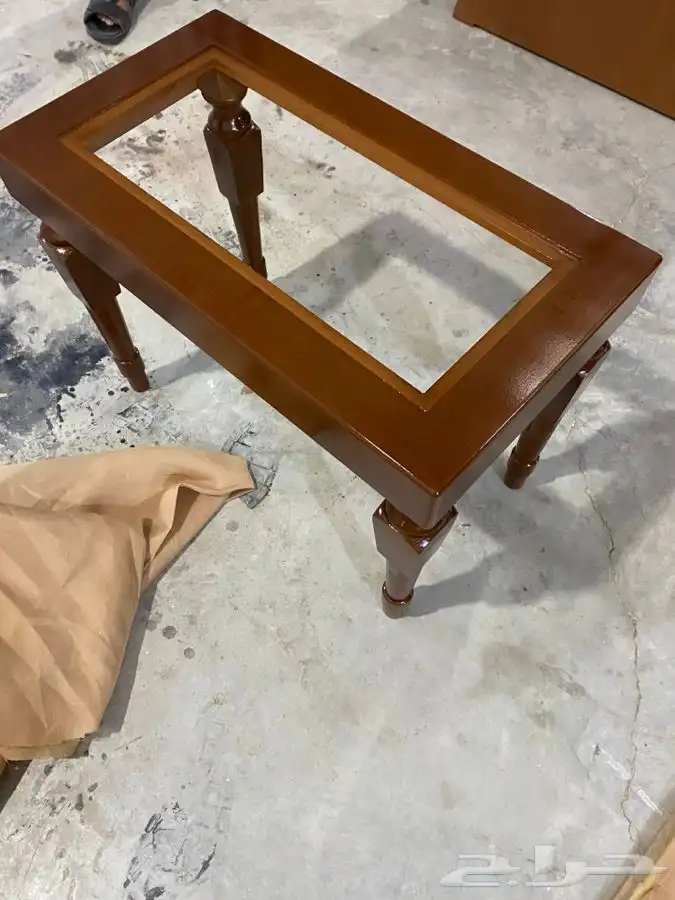 متخصصون في صناعة الابواب و طاولات المجالس والطعام 4