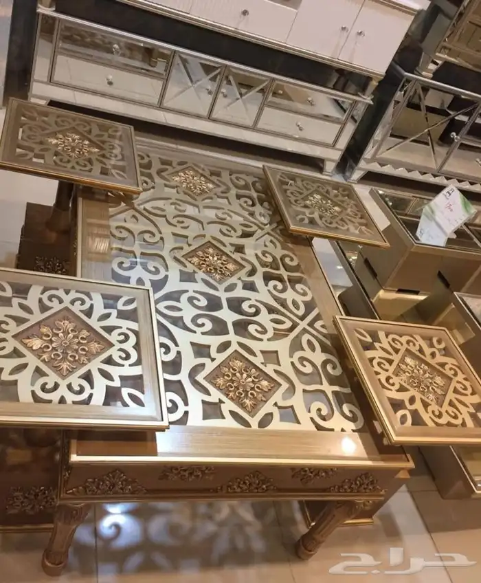 متخصصون في صناعة الابواب و طاولات المجالس والطعام 16