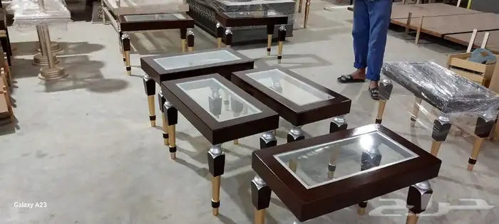 متخصصون في صناعة الابواب و طاولات المجالس والطعام 11