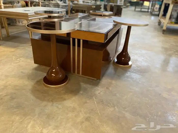 متخصصون في صناعة الابواب و طاولات المجالس والطعام 6