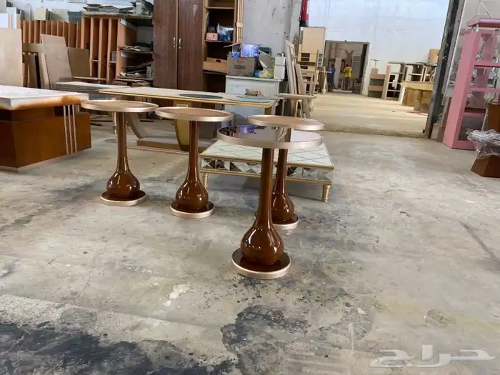 متخصصون في صناعة الابواب و طاولات المجالس والطعام 7