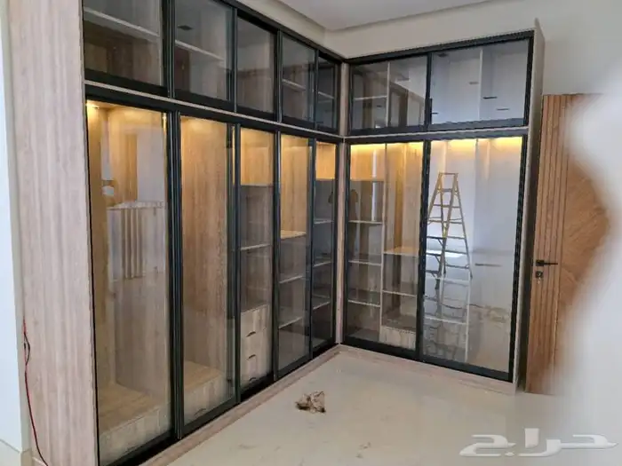 متخصصون في صناعة الابواب و طاولات المجالس والطعام 30