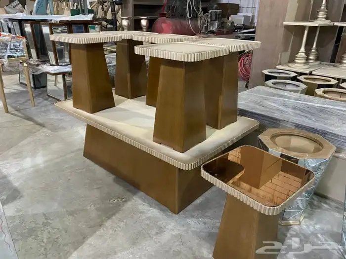 متخصصون في صناعة الابواب و طاولات المجالس والطعام 5