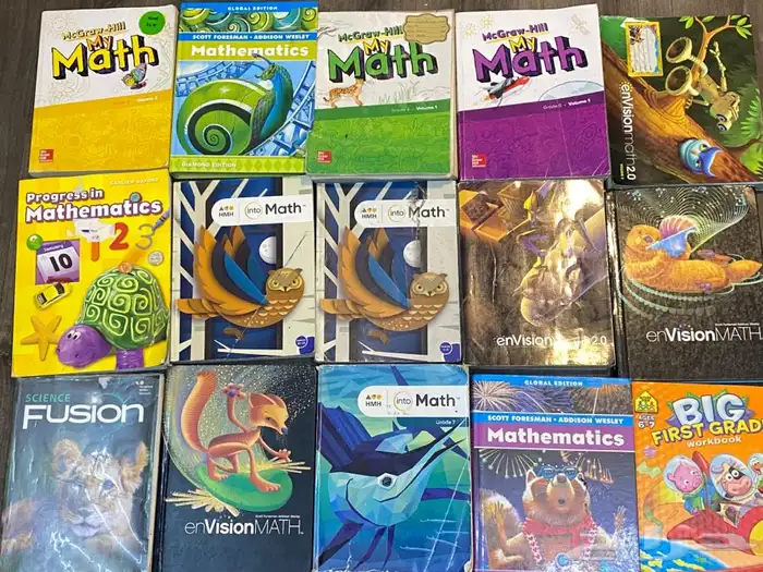 للبيع كتب مدارس العالمية انترناشونال جديدة 73