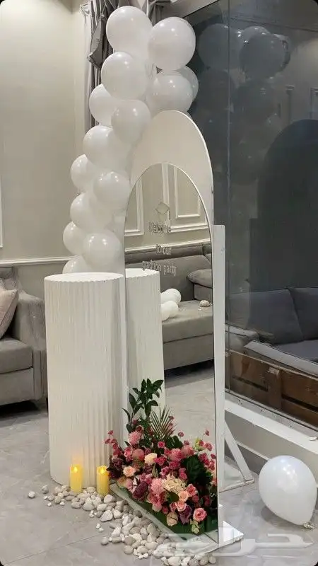 استاندات طاولات للايجار 1
